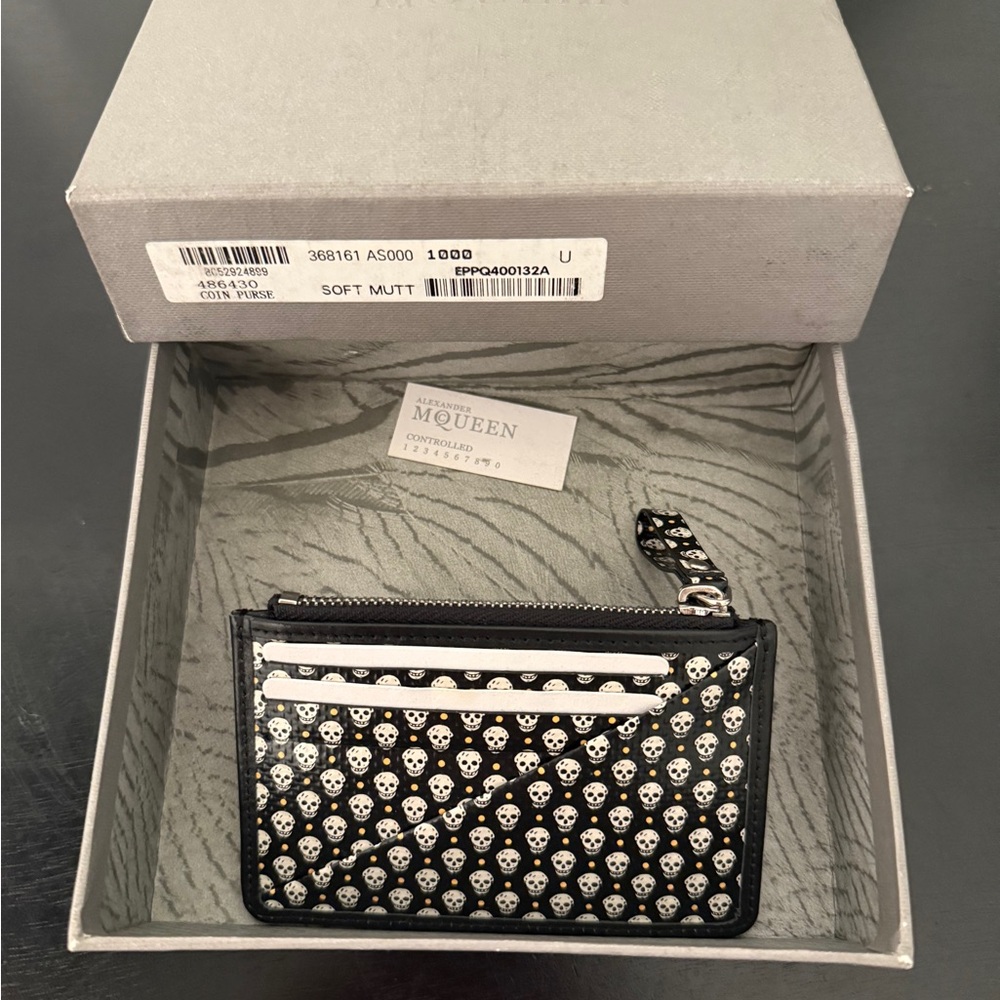 Alexander McQueen Men’s /Women’s Card Holder and Coin Pouch Black Skull